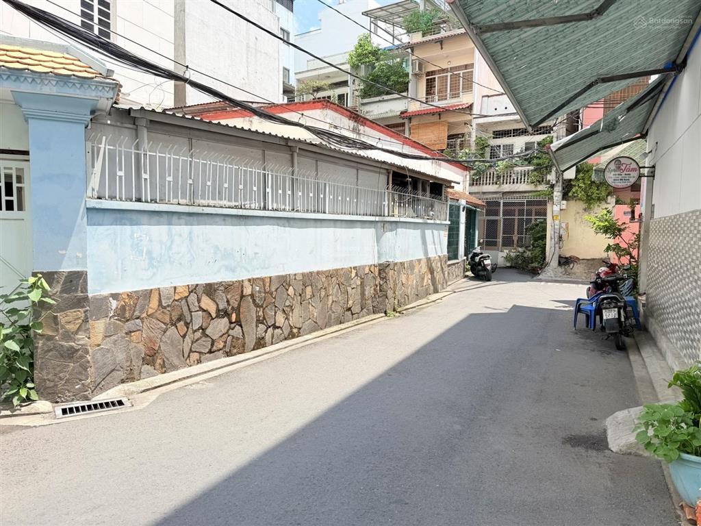 Lạc long quân  tân bình nhà ngang hiếm (10mx6m) lô góc chính chủ lâu năm