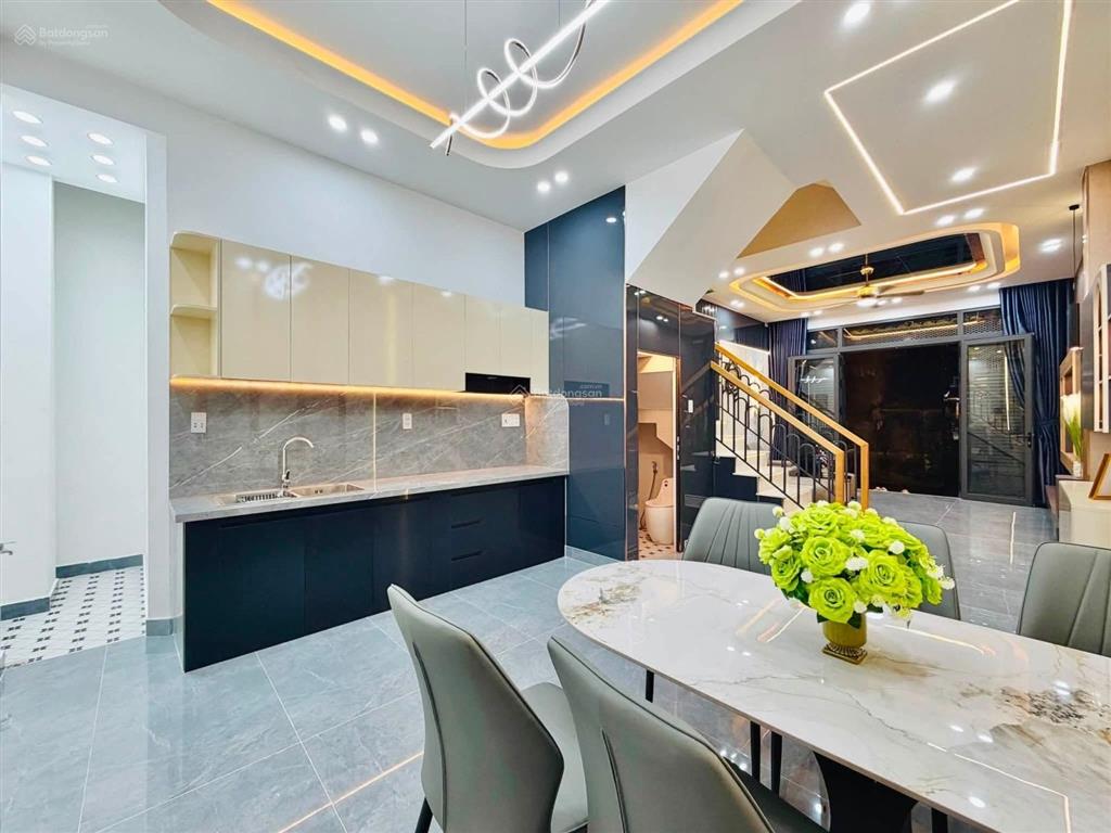 Nhà huỳnh văn nghệ  tân bình 4 tầng nở hậu 48m2 chỉ 6.68 tỷ