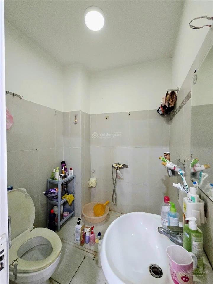 Nhà đúc 4 tầng đồng đen, tân bình gần mặt tiền diện tích (5.4m x 6.8m) chỉ 6.2 tỷ