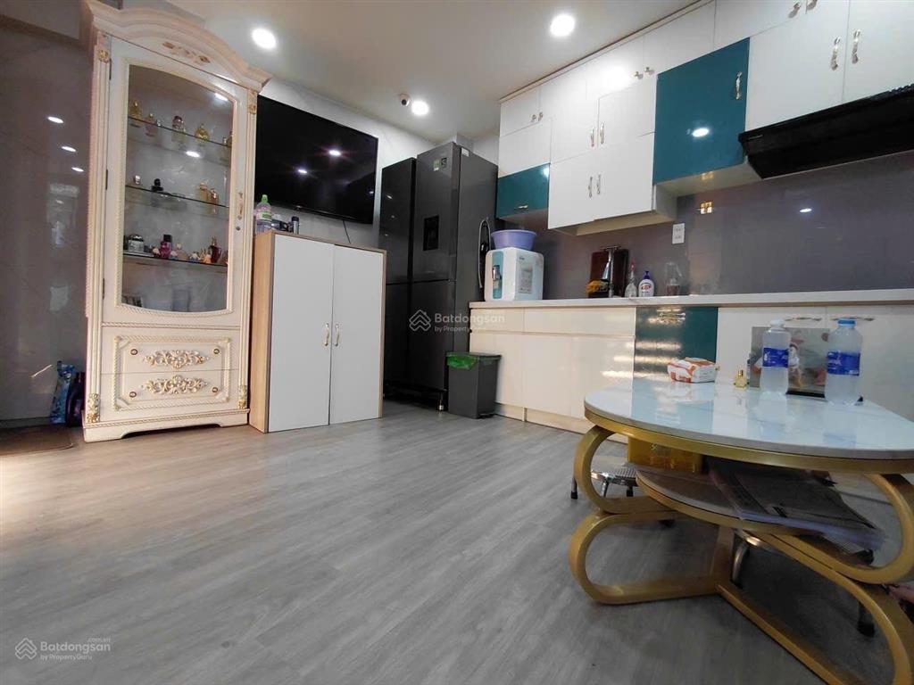 Hẻm xe tải tân bình  nhà ngang 6.15m x 5.2m 3 tầng chỉ 6.4 tỷ