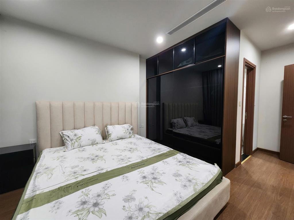 Cho thuê cc the matrix one 2pn2wwc, 22 triệu vnd, 88m2, nội thất sang trọng hiện đại, chính chủ