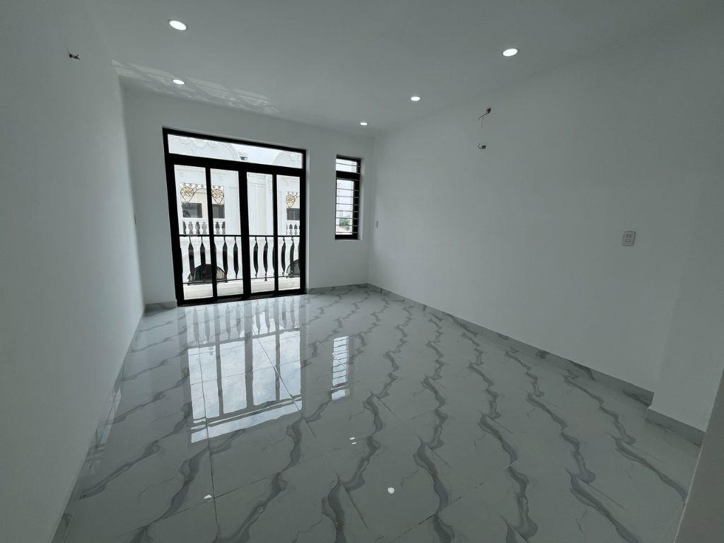 NHÀ 5 TẦN TÊN LUÂ - AEON BINH TẦN CHỈ 7 ĐONG NHỈNH