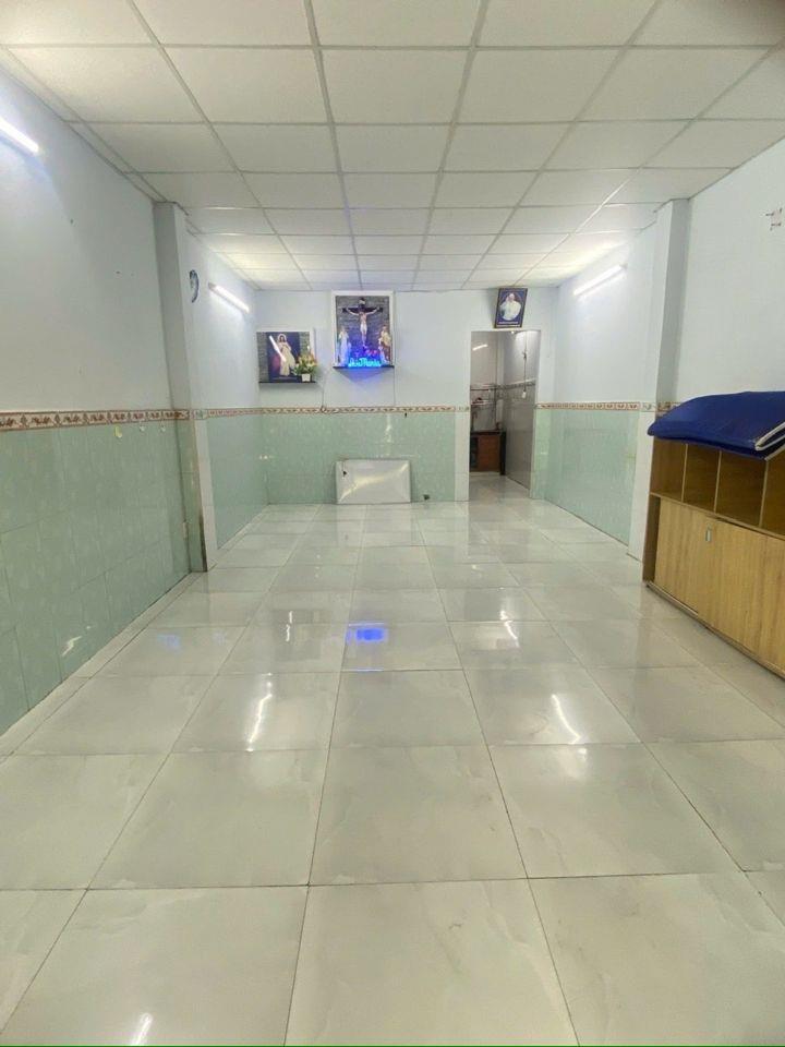 Nhà Bình Trị Đông Dtsd 48 , hẻm xe hơi , khu dân trí cao ,she hoàn công đủ