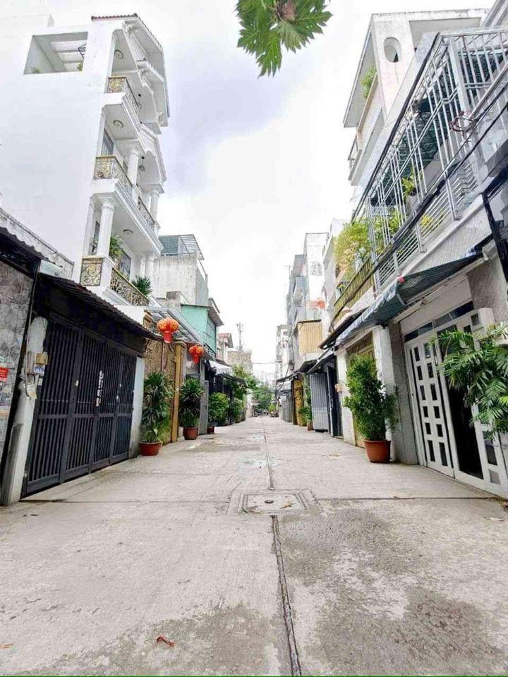 Nhà gần trục đường Tân Kỳ Tân Quý (dtsd 65m 3 tần) hẻm xe hơi ,pháp lý chuẩn shr 5đ nhỉnh 