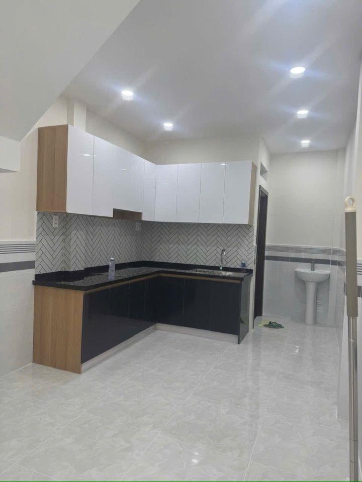 Nhà gần trục đường Lê Văn Qưoi (3x11) công nhận đủ hẻm 4 mét pháp lý chuẩn she 4₫ bé 