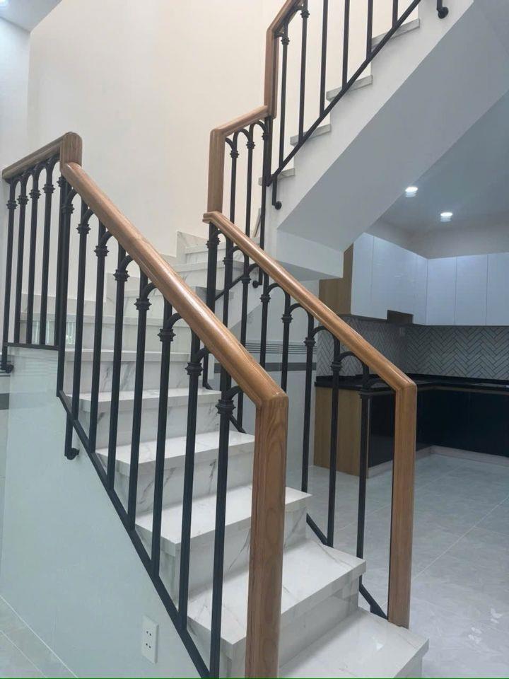 Nhà gần trục đường Lê Văn Qưoi (3x11) công nhận đủ hẻm 4 mét pháp lý chuẩn she 4₫ bé 