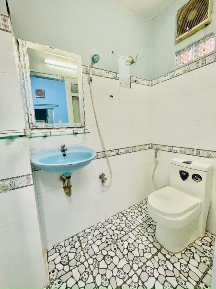 Nhà hẻm 6 mét sát mặt tiền Hương Lộ 2 (65m) có pn trệt , pháp lý chuẩn shr 5₫ nhỉnh 