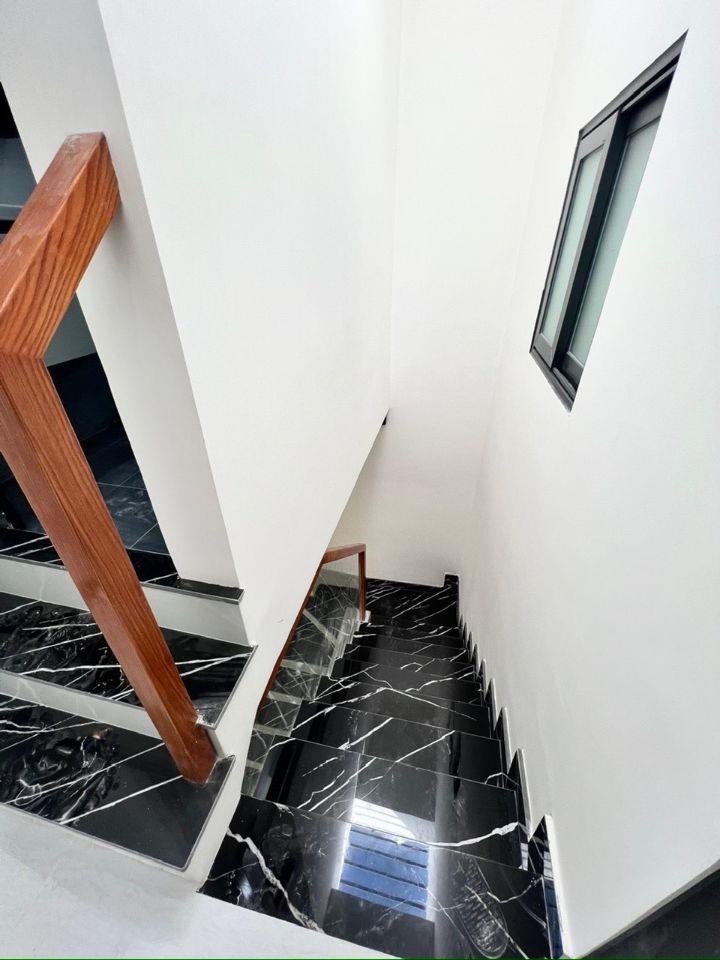Nhà khu 2 tần moi xây khu Tên Lửa (đt 47m ) hẻm ba gác pháp lý chuẩn shr 5₫ nhỉnh 