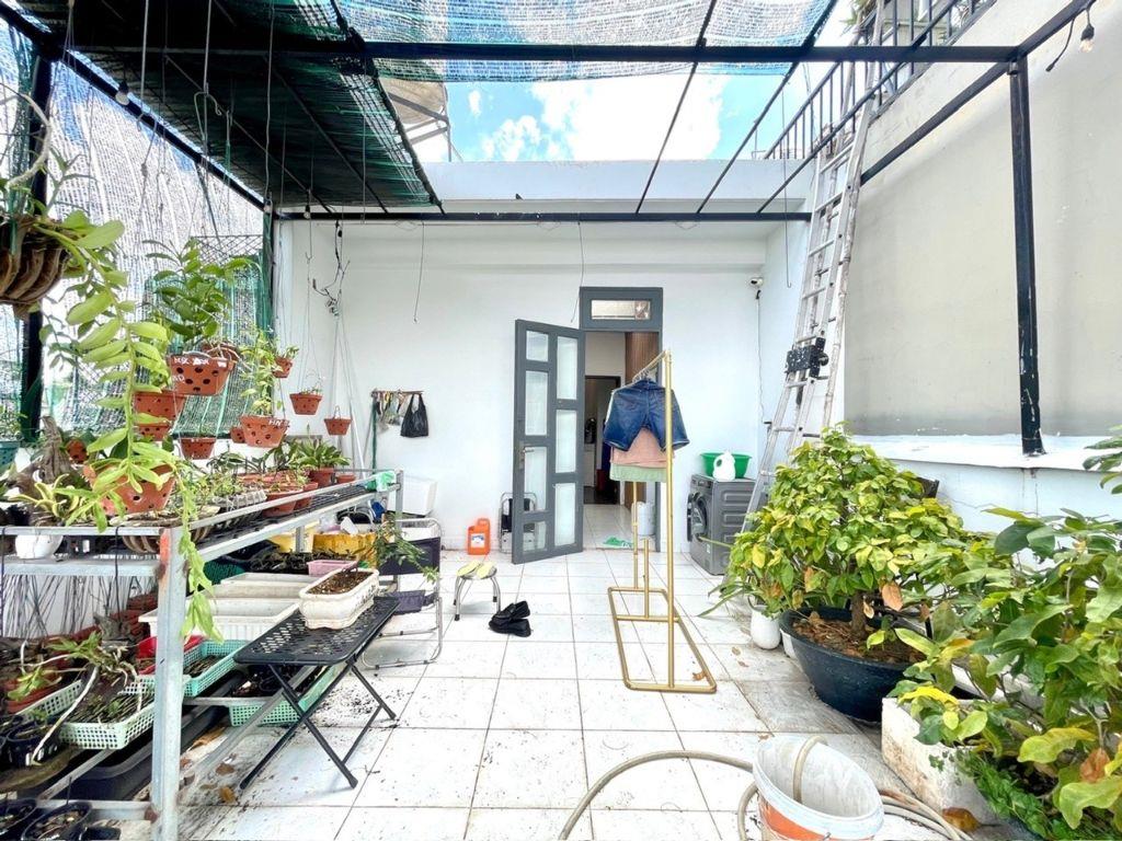 Nhà 3 tần thông Tân Kỳ Tân Quý (5x15) hem xe hơi đỗ pháp lý chuẩn shr 6₫ nhỉnh 