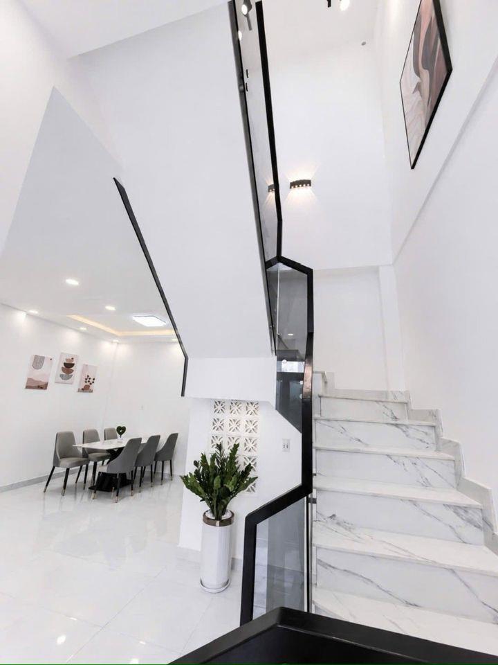 Nhà 2 tần mới khu Tên Lửa (6x9) hẻm xe hơi pháp lý chuẩn shr chỉ có nhỉnh 5 đ 