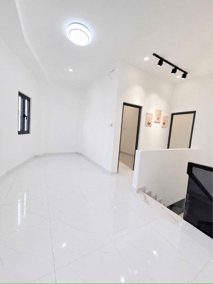Nhà 2 tần mới khu Tên Lửa (6x9) hẻm xe hơi pháp lý chuẩn shr chỉ có nhỉnh 5 đ 