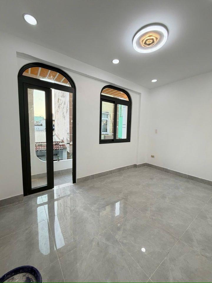 Nhà xây mới 5 tần Bình Trị Đông - Chiến Lược (4x10) hẻm xe hơi thông nhỉnh 5₫  