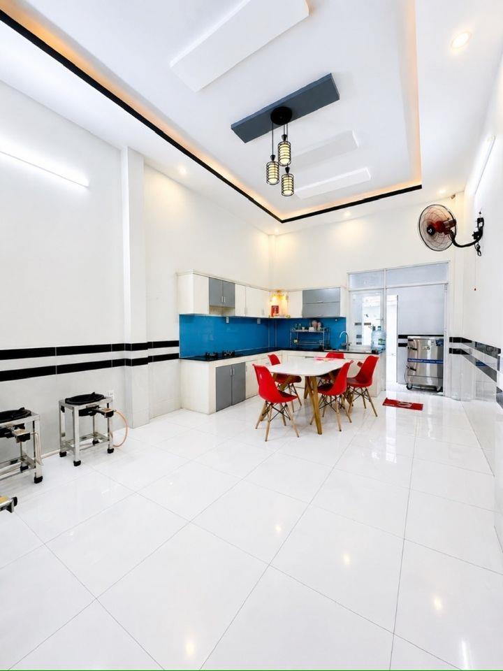 Nhà 5 tần BTCT hẻm 6 m xe tải thông (4x20) pháp lý chuẩn shr 7₫ nhỉnh