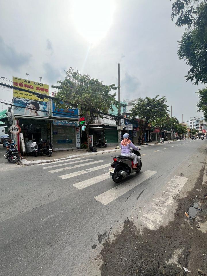 Nhà 3 tần Tân Hoà Đông (đt 83m) hem xe hơi thông thoáng pháp lý chuẩn 8₫ #00195 
