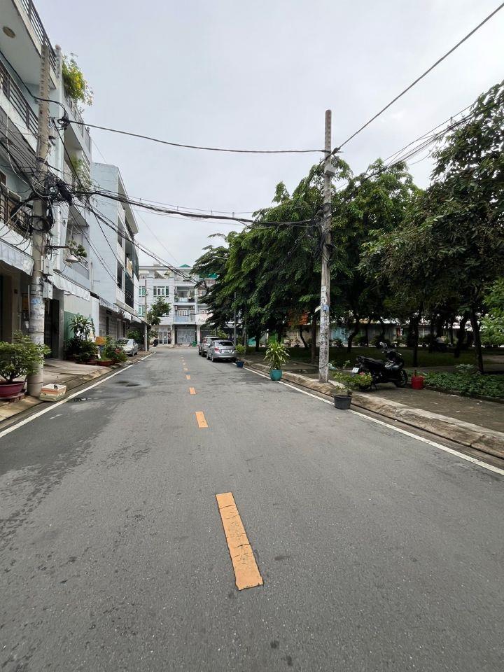 Nhà 4 tân khu dân cư Bình Phú - An Dương Vương (đt 48m) hẻm thông thoáng có lề 2 m 8₫ nhỉnh #00197 
