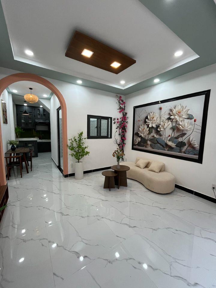 Nhà xây mới có pn trệt cho ng lớn tuổi Lê Văn Qươi (đt 40m) hẻm xe hơi thông thoáng 4₫ nhỉnh #00202 