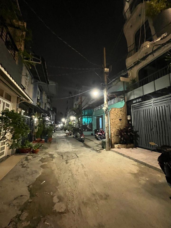 Nhà 5 tần xây mới Bình Trị Đông - Tên Lửa (đt 60) hẻm xe hoi quay đầu shr 8₫ nhỉnh #00219 (205) 