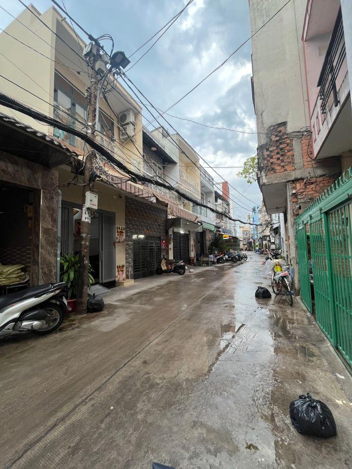 Phạm Văn Chí - Bình Tiên nhà 3 tần (đt 35m) hẻm ba gác thông cách mặt tiền đương 50m shr 6₫ nhỉnh #00227