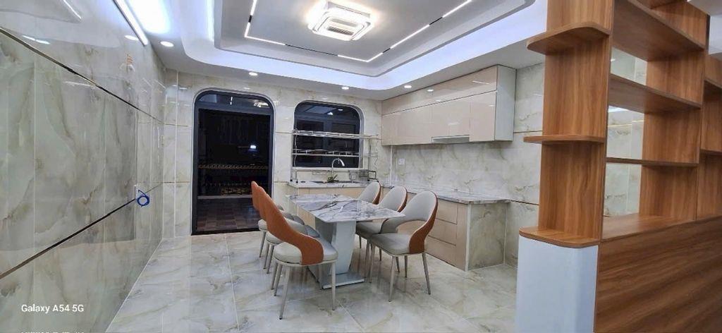 Ngã Tư 4 Xã (4x15) 5 tần hẻm xe hơi thông thoáng cách mặt tiền 200m pháp lý shr hoàn công đủ 7₫ #00276