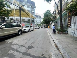 Nhà phân lô khu quan hoa  ô tô tránh  hơn 25 tỷ  dt 83m  kinh doanh