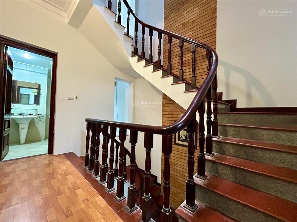 Bán nhà trung tâm láng hạ  vũ ngọc phan 60m2, ngõ oto, thông tứ tung