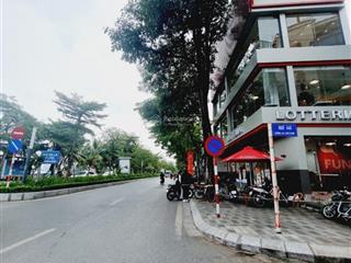 Bán đất lạc long quân 55m2 tấc đất tấc vàng  vị trí vip  4 chỗ đỗ cửa  sổ hoa hậu