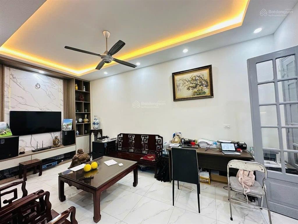 Trung tâm ba đình  đội cấn 98m2 giá ~170tr/m2 nhà 5 tầng chắc chắn.
