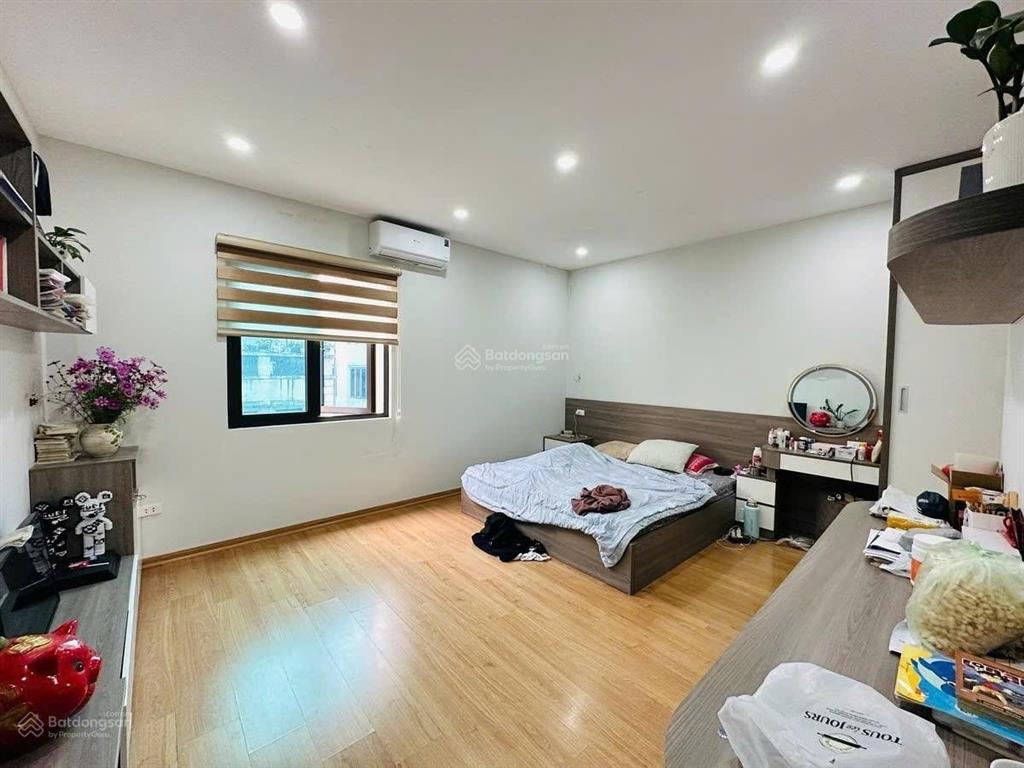 Trung tâm ba đình  đội cấn 98m2 giá ~170tr/m2 nhà 5 tầng chắc chắn.