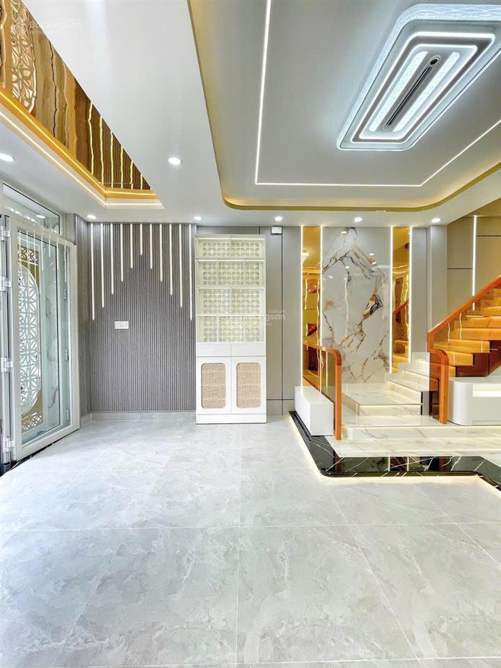 Nhà mới ở ngay  hẻm xe hơi ngủ trong nhà  kế bên phú mỹ hưng  nhỉnh 10 tỷ