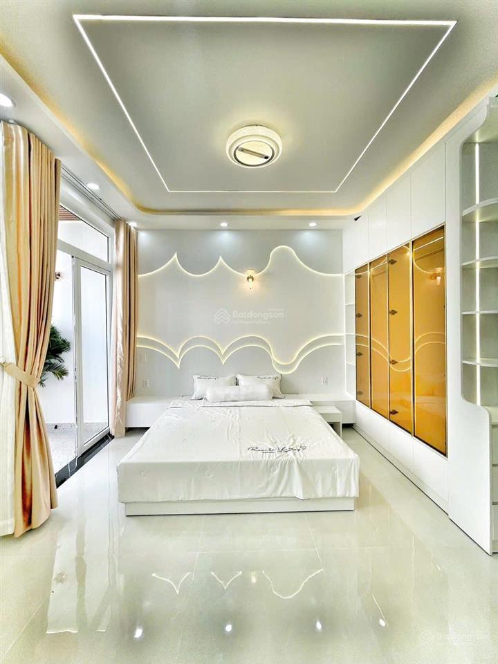 Nhà mới ở ngay  hẻm xe hơi ngủ trong nhà  kế bên phú mỹ hưng  nhỉnh 10 tỷ