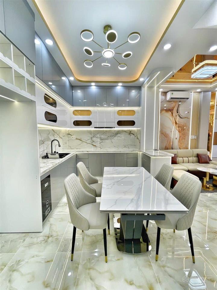 Nhà mới ở ngay  hẻm xe hơi ngủ trong nhà  kế bên phú mỹ hưng  nhỉnh 10 tỷ