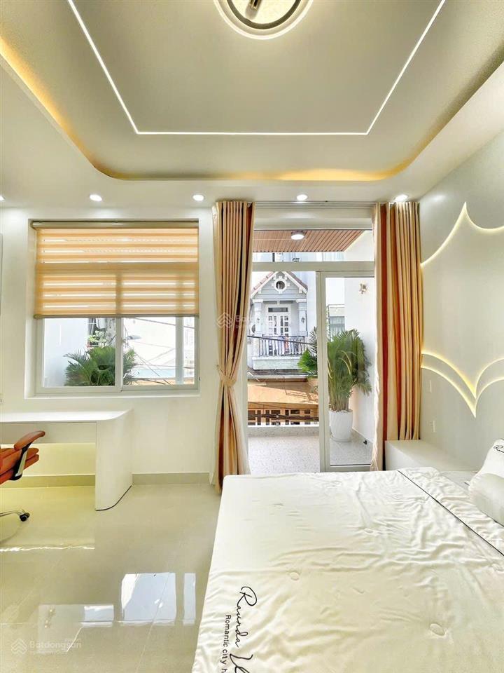 Nhà mới ở ngay  hẻm xe hơi ngủ trong nhà  kế bên phú mỹ hưng  nhỉnh 10 tỷ