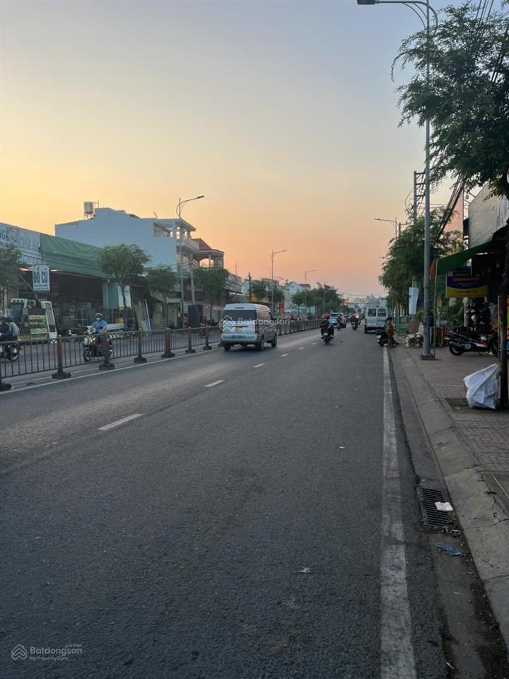 Bán nhà mặt tiền tô ký  ngã 3 bầu  đường 30m  90m2  vị trí vàng kinh doanh sầm uất 9ty800tr