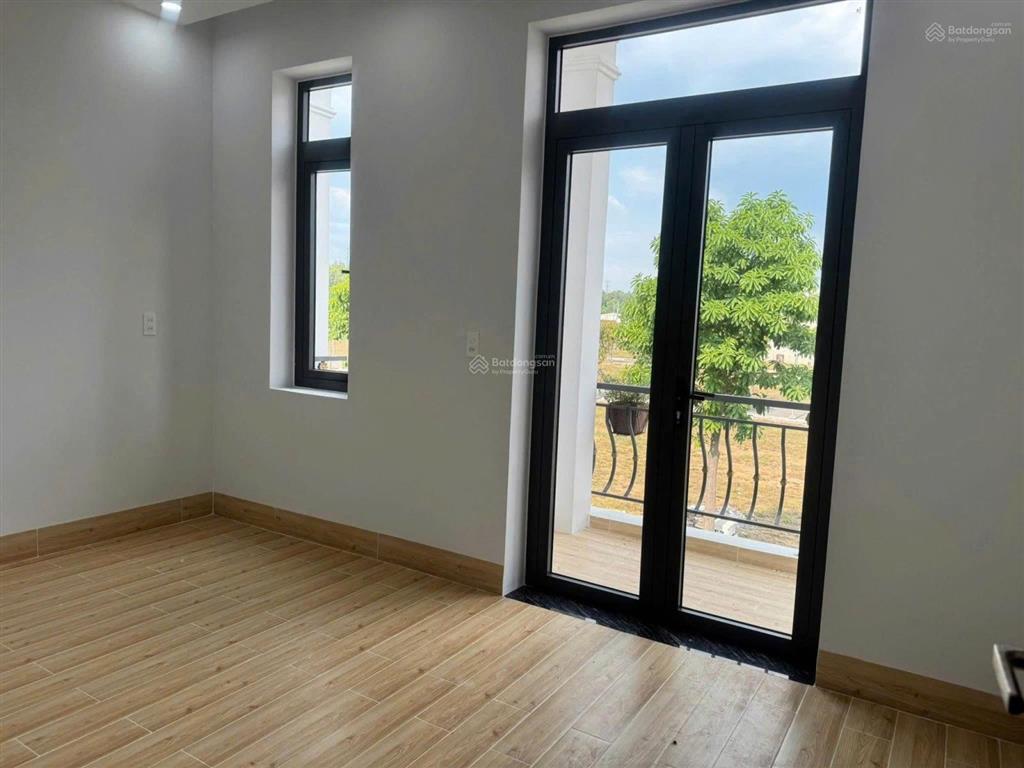 Bán nhà full nội thất gần siêu thị go tân uyên