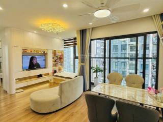 Cần bán căn 2n+ giá 4,8 tỷ , 64m2, tầng 15 the sapphire s301 full nội thất, view đẹp, bc đông nam