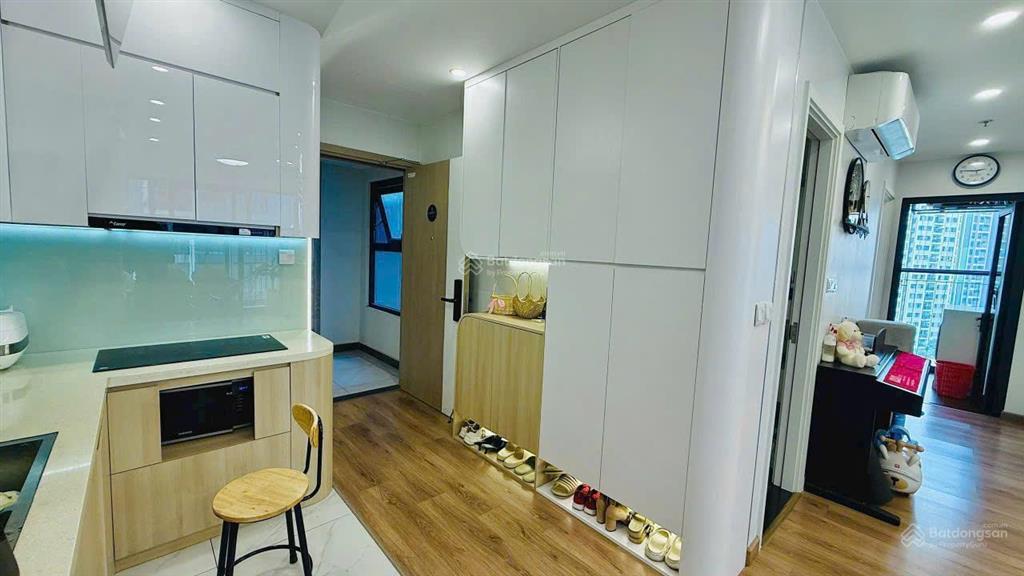 Cần bán căn 2n+ giá 4,8 tỷ , 64m2, tầng 15 the sapphire s301 full nội thất, view đẹp, bc đông nam