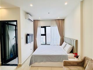 Em chính chủ cần bán nhanh studio, giá 2,45 tỷ, diện tích 28m2, tòa s301 the sapphire, view đẹp
