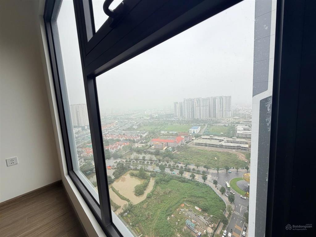 Bán căn góc 64 m2 gs5 vinhomes smart city giá 5,7 tỷ ở luôn