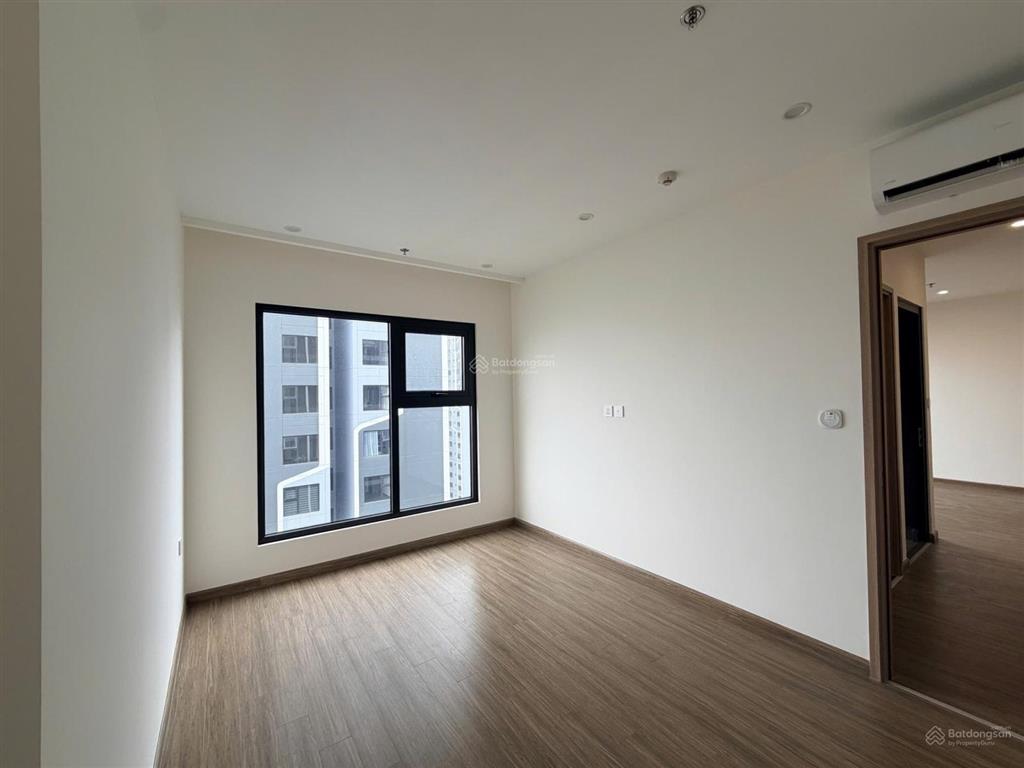 Bán căn góc 64 m2 gs5 vinhomes smart city giá 5,7 tỷ ở luôn