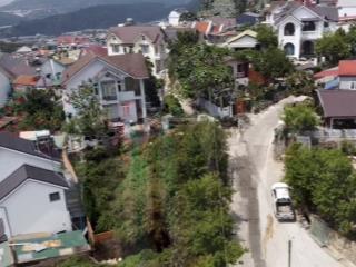 Gia đình cần bán lô đất hai mặt tiền giá 10 tỷ tại trung tâm đà lạt