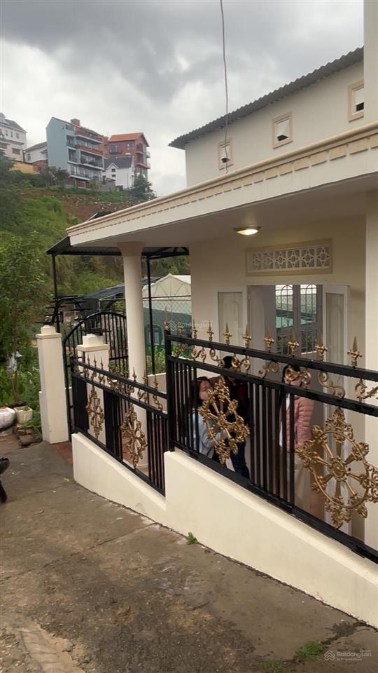 Gia đình cần bán căn nhà sổ riêng xây dựng kiên cố, hẻm an bình đà lạt, giá 3,5 tỷ