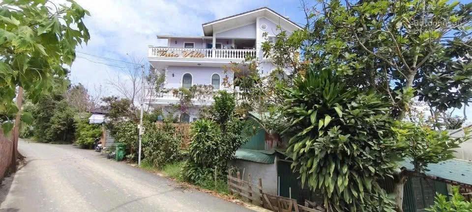 Gia đình cần bán căn biệt thự sân vườn tại đà lạt giá 11,5 tỷ