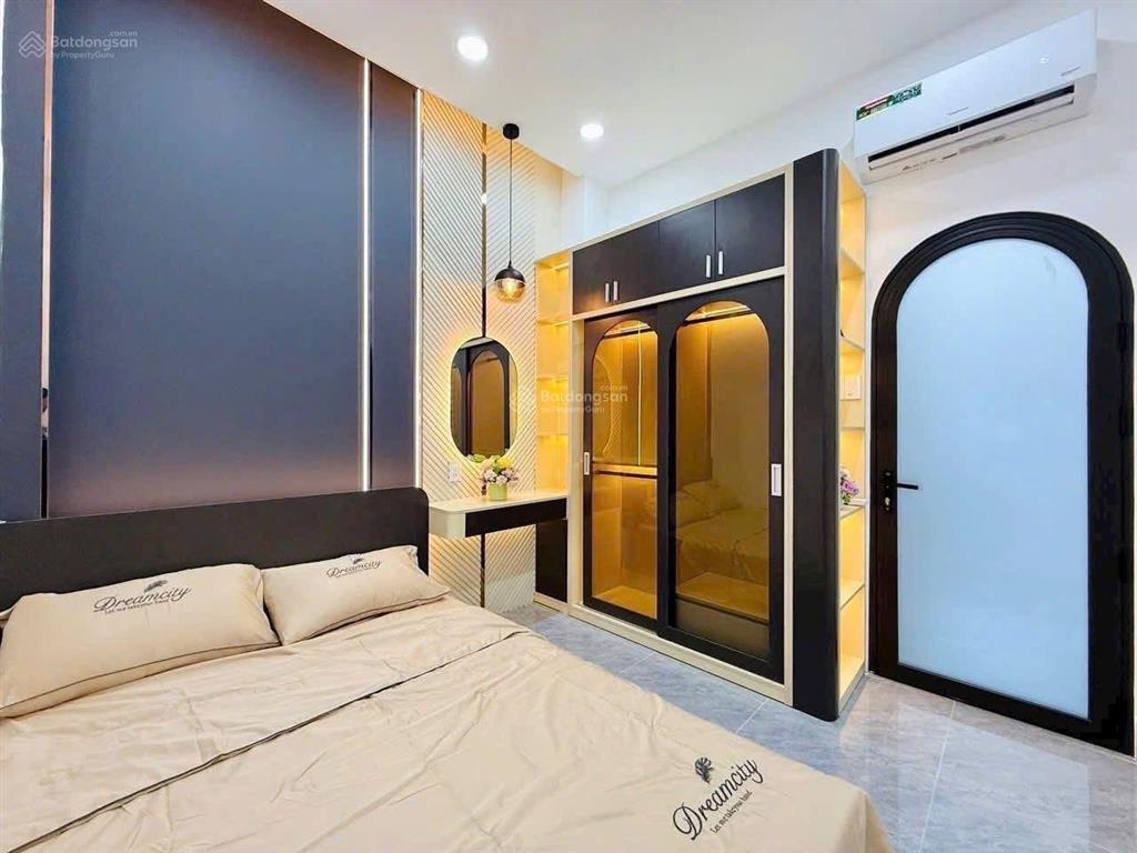 Chính chủ gửi nhà ở hoàng hoa thám cho 2,69 tỷ 49,7m2. nội thất cơ bản, sẵn hđ thuê. sổ hồng riêng