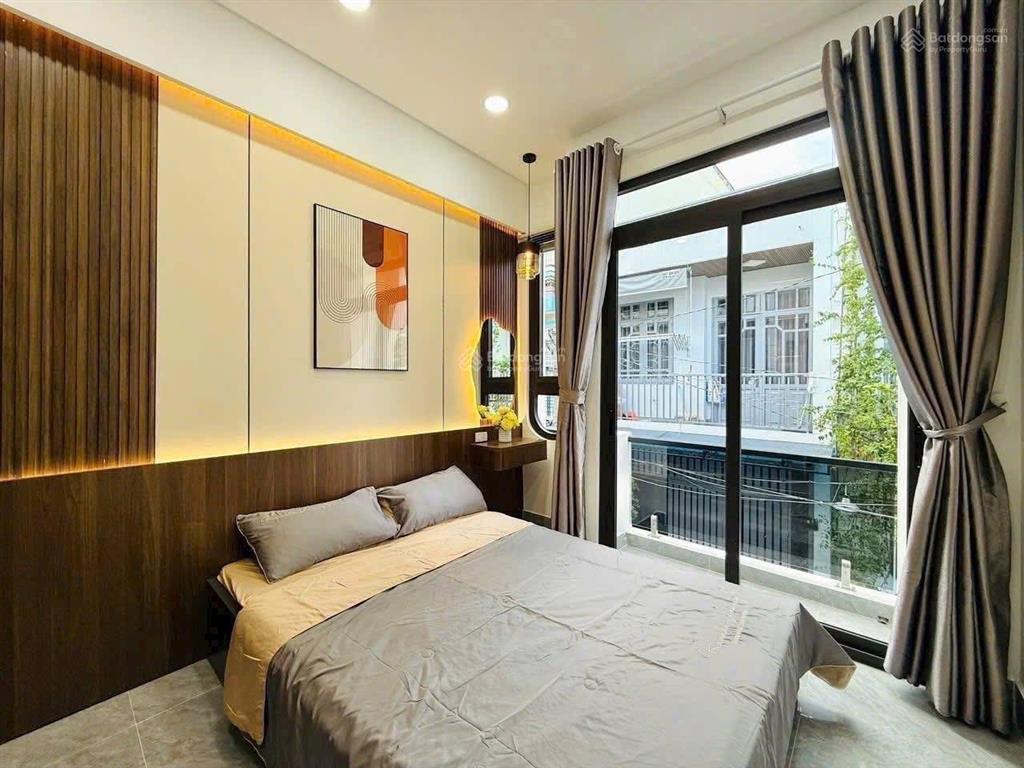 Chính chủ gửi nhà ở hoàng hoa thám cho 2,69 tỷ 49,7m2. nội thất cơ bản, sẵn hđ thuê. sổ hồng riêng