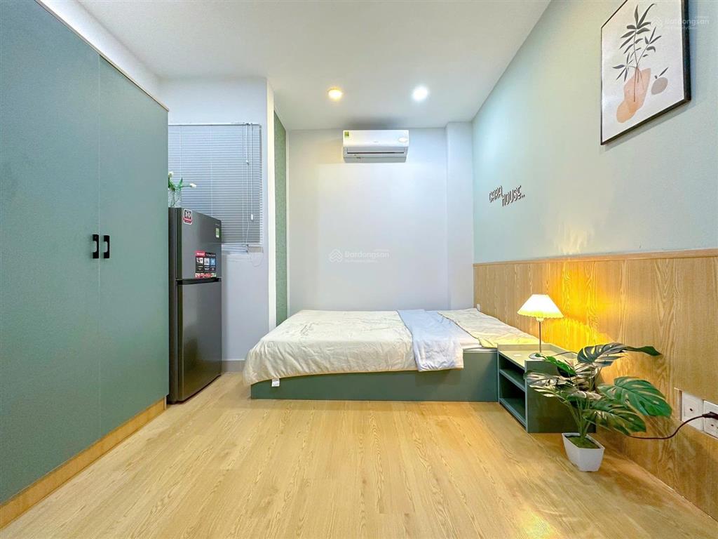 Studio 4tr5  25m2  khách nhượng hđ đường lê văn sỹ quận 3