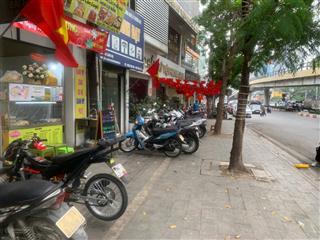 Bán nhà mặt phố láng hạvị trí đoạn đẹp nhấtkinh doanh đỉnhdt 33m2 15.5 tỷ