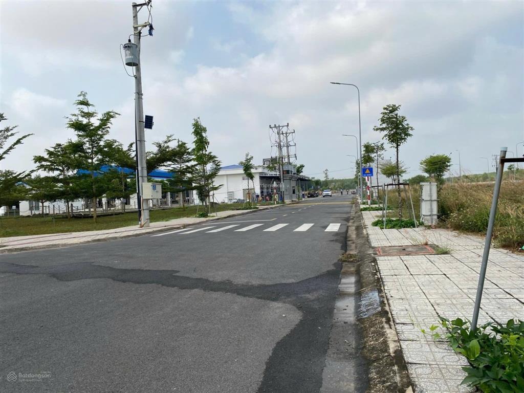 Bán đất trung tâm hành chính bàu bàng f0 85m2, 2 tỷ 180 full thổ cư đất ở đô thị