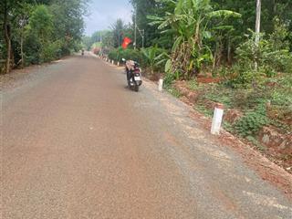 Chính chủ bán đất mặt tiền đường nhựa, sổ hồng riêng.  0365 050 ***