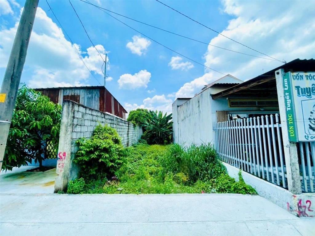 Chủ ngộp bán đất 300m2 full thổ, ngay x. tân an hội, củ chi