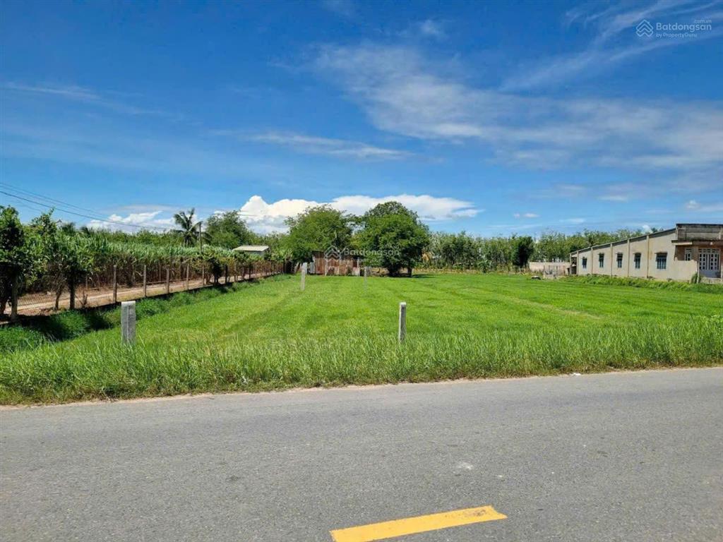 Chủ ngộp cần bán đất 350m2 gần ngay ngã tư nông trường giá 870 triệu